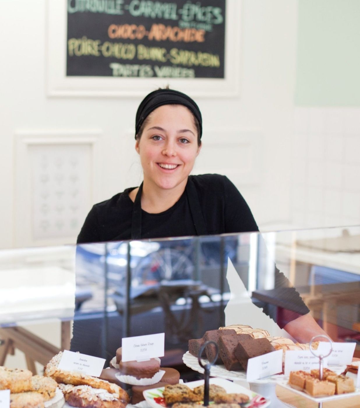 portrait de Isabelle Leroux, pâtissière propriétaire de Mlles Gâteaux