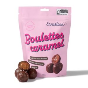 Emballage de boulettes caramel au chocolat noir, caramel tendre et fleur de sel. Produit de la chocolaterie Ernestine à Montréal.